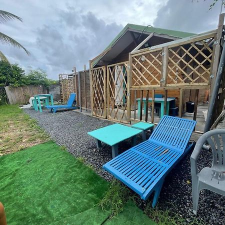Duo d’appartement séparé par un couloir situé au bord de la mer Le Moule Esterno foto