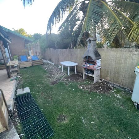 Duo d’appartement séparé par un couloir situé au bord de la mer Le Moule Esterno foto
