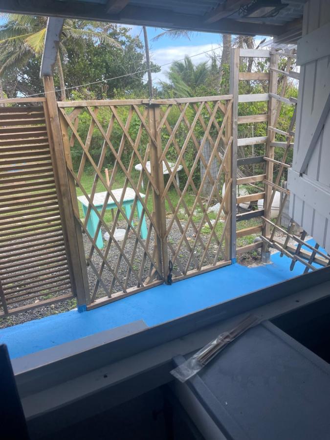 Duo d’appartement séparé par un couloir situé au bord de la mer Le Moule Esterno foto